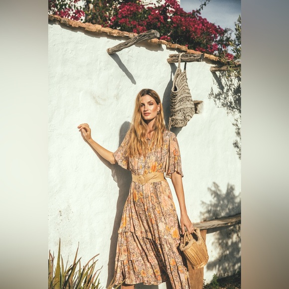 Spell Dresses & Skirts - Spell & The Gypsy Amethyst Garden Party Blush‎ Tiered Floral Midi Dress- Size XS